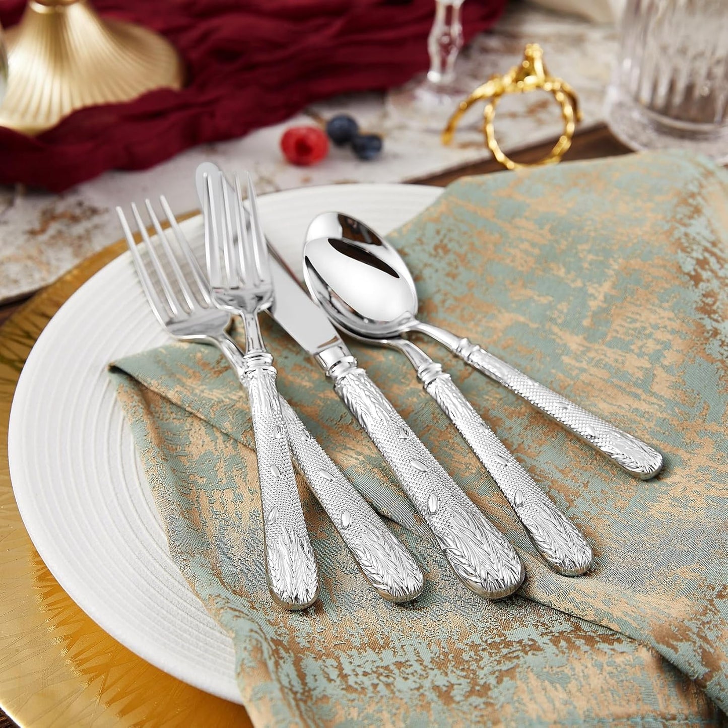 KEAWELL Premium Versailles Silverware Set, 20-Piece Flatware for 4, 18/10 Stainless Steel, Heavy-Duty, Mirror Polished, Royal Engraved Handle, For Formal Dining, Dishwasher Safe (20, Silver)