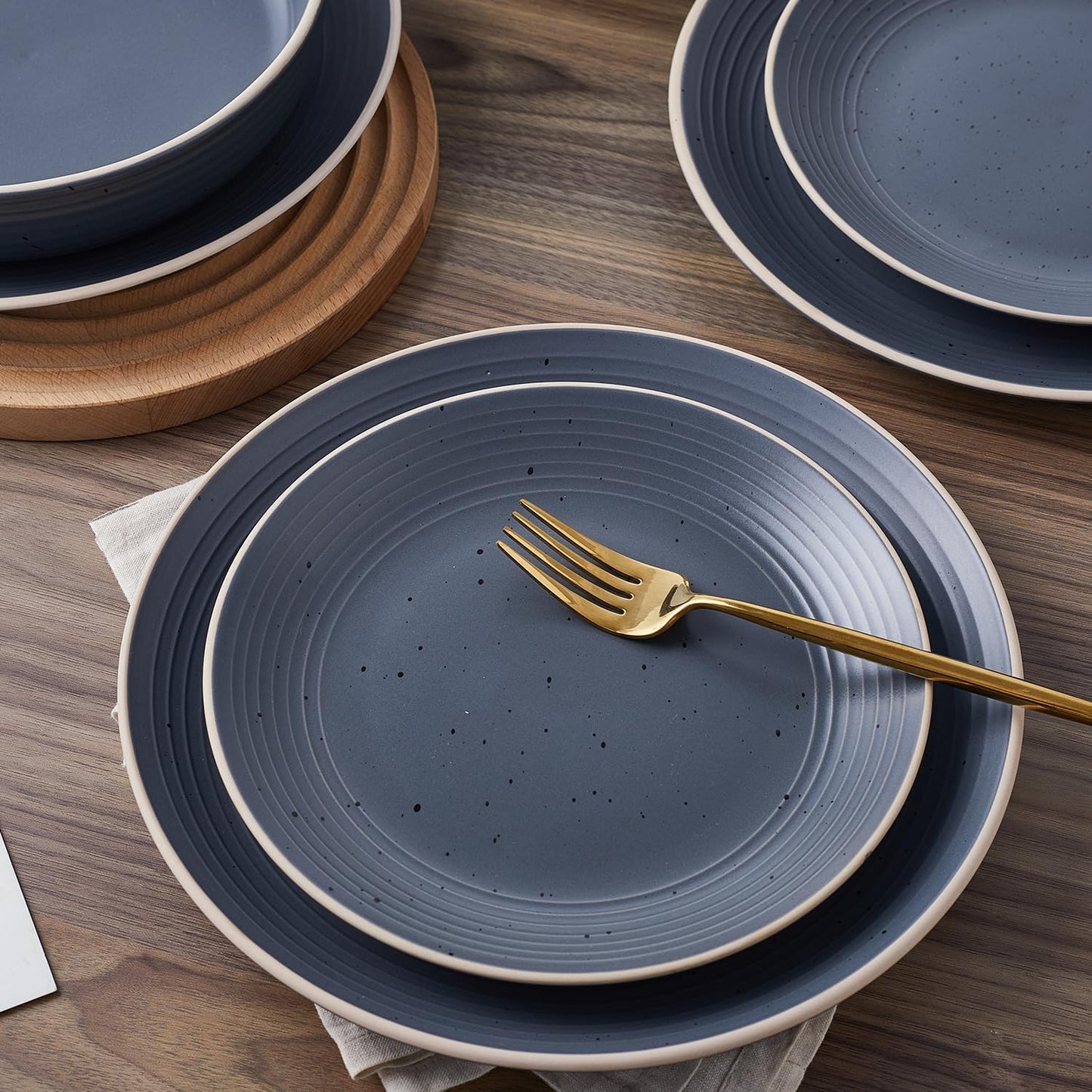 Stone Lain Lauren Modern Stoneware 16-piece Round Dinnerware Set, Plates and bowls Set, Dish set for 4, Charcoal