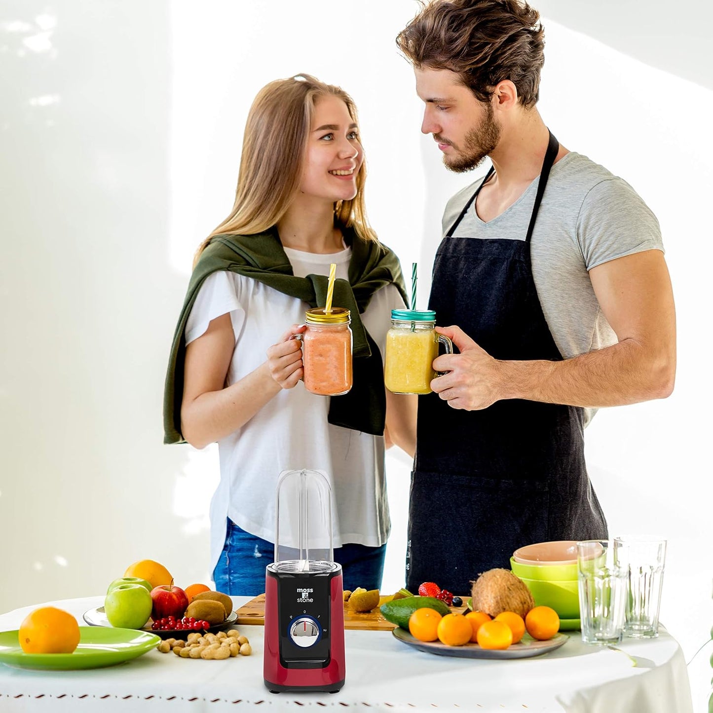 Moss & Stone MiniSmoothie Blender, Compact Personal Blender with Additional Cups Bullet Shape For Frozen Drinks, To-Go Portable Cups with Lids, Juice & Smoothie Maker