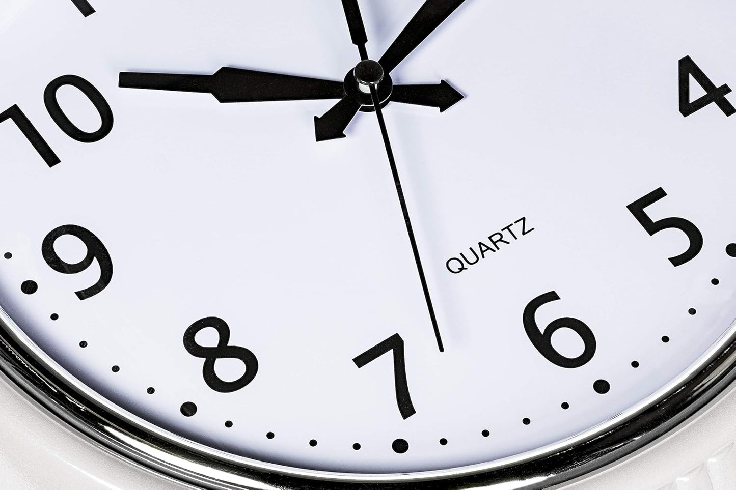 Bernhard Products Retro Wall Clock 12 Inch White Kitchen 50's Vintage Design Round Silent Non-Ticking Quality Quartz Clock for Home Office Nursery Bathroom Classroom Easy to Read