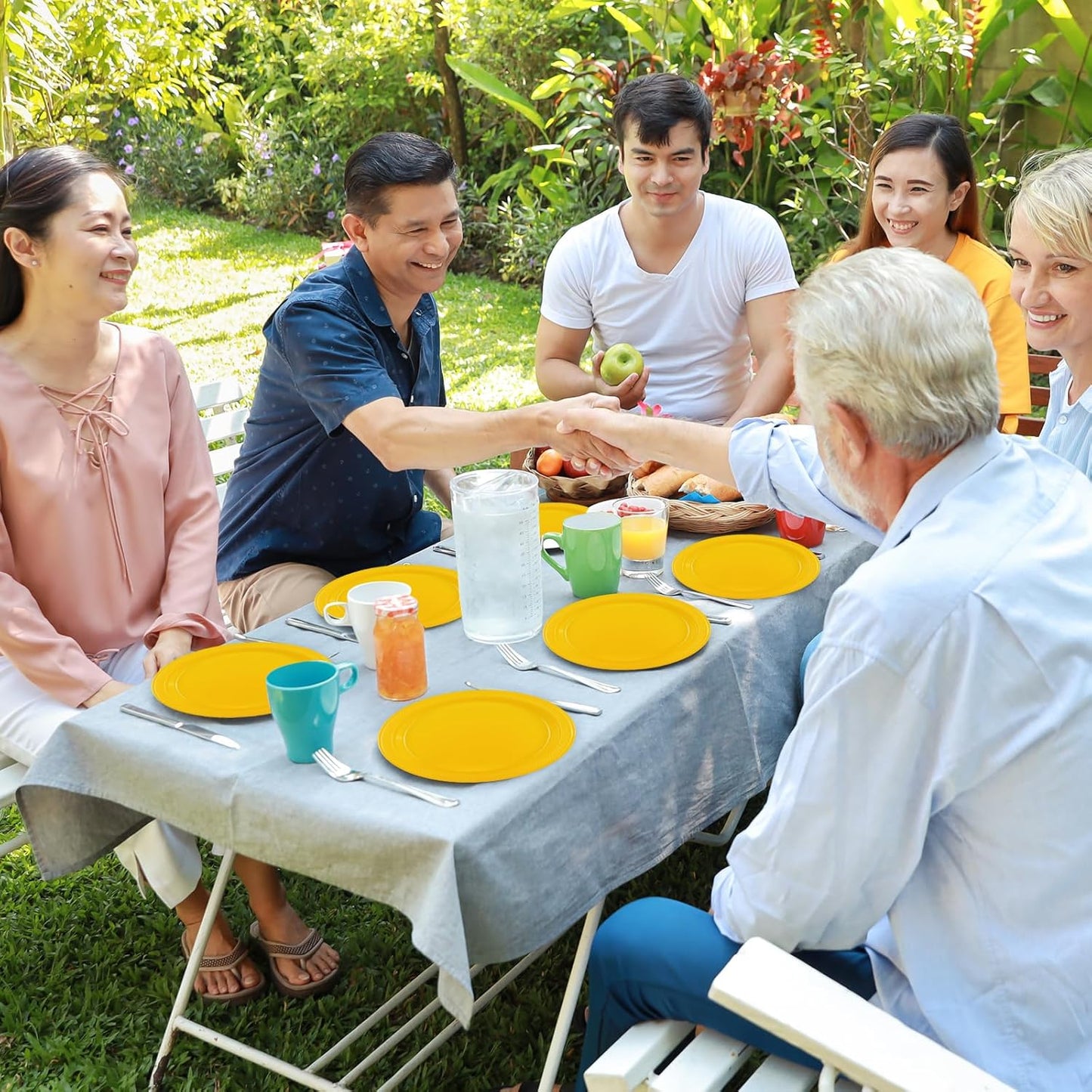 7inch Yellow Plastic Plates Disposable 100 pcs Party Dessert Dinner Plates Heavy Duty for Party,Wedding, Valentines