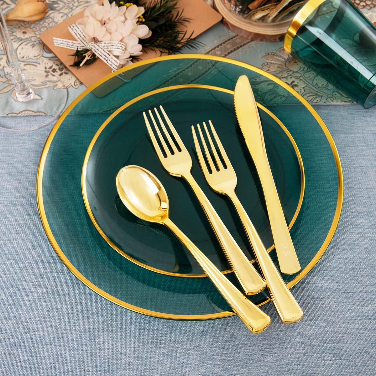 LIYH 180 Pcs Clear and Green Gold Plastic Christmas Plates - Emerald Green Disposable Plastic Dinnerware Sets, Include Dishes, Tableware, Cups for Party & Christmas & Wedding 30 Guests
