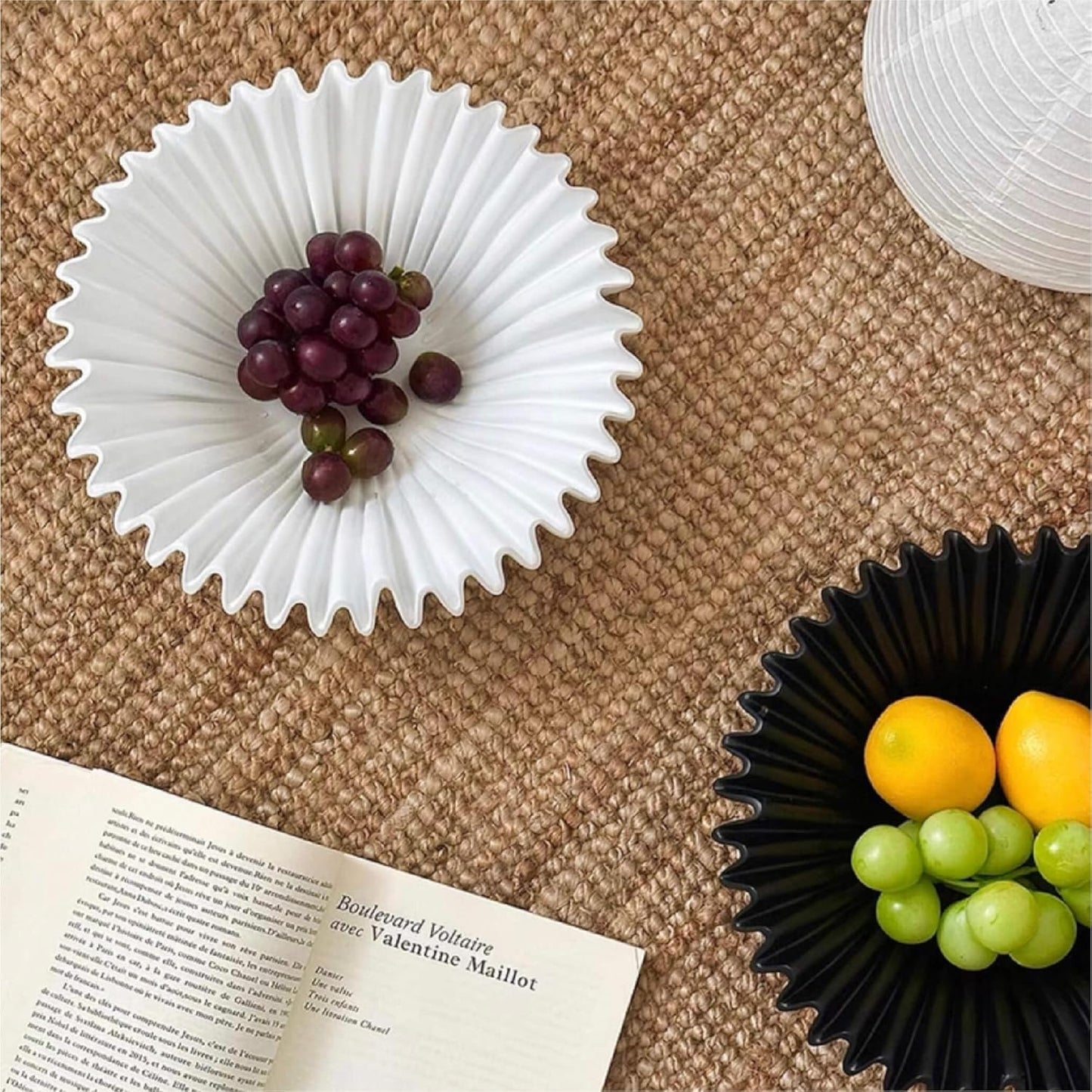 Modern Decorative Bowl with Ruffled Design, Scalloped Resin Centerpiece Bowl for Home Decor, Entryway Key Holder and Fruit Display (White)