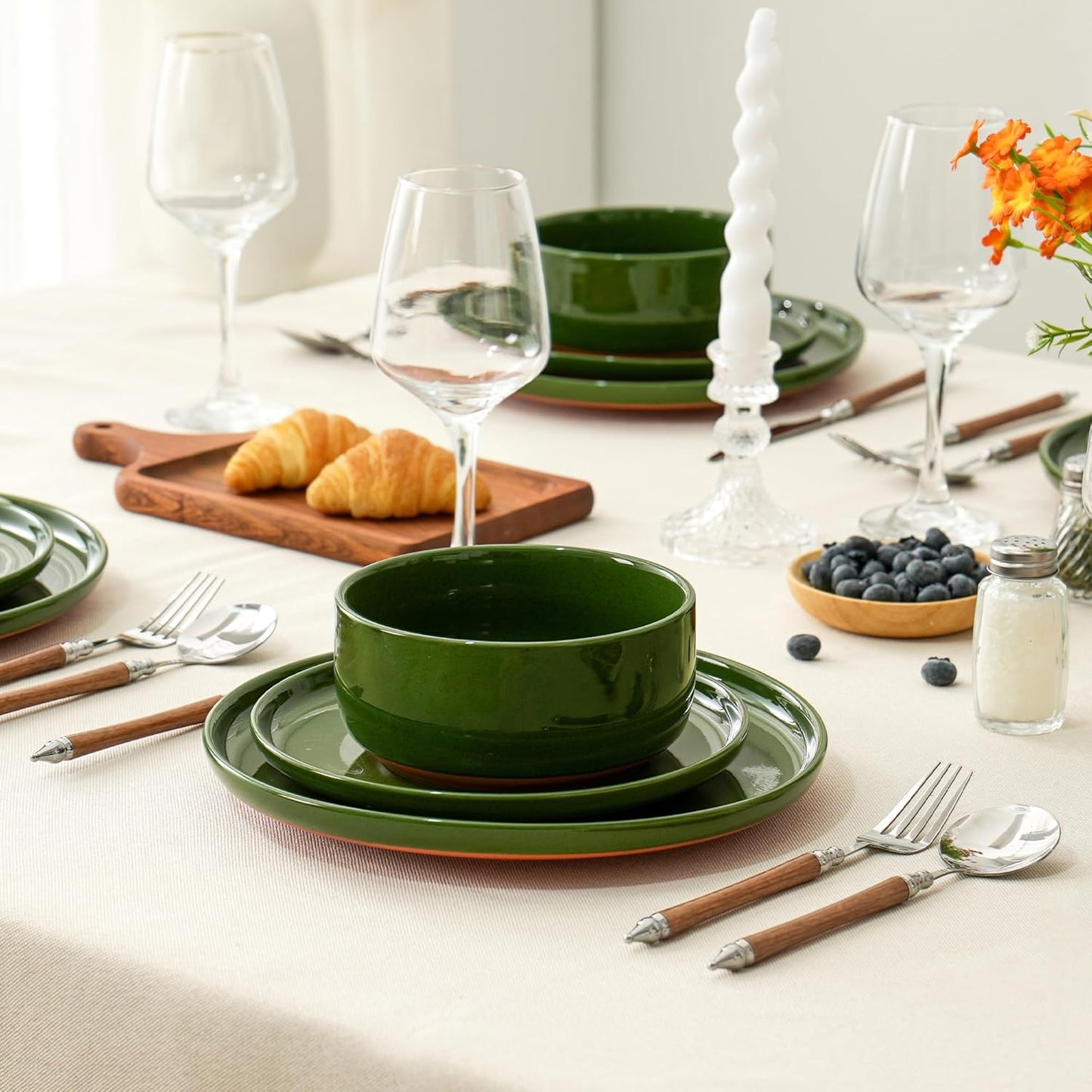 24 Piece Ceramic Dinnerware Set for 8, Modern Minimalist Stoneware Dinner Plates and Bowls, Microwave Safe, Dishwasher Safe, Versatile for All Seasons, Forest Glaze Green