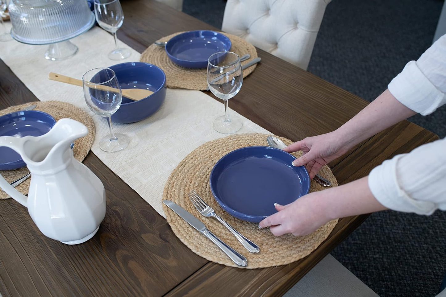 Elanze Designs Bistro Glossy Ceramic 8.5 inch Shallow Pasta Dinner Bowls Set of 4 - Perfect for Everyday uses from Italian Style Pasta to Caesar Salad, and Ramen to Pho, Violet Purple