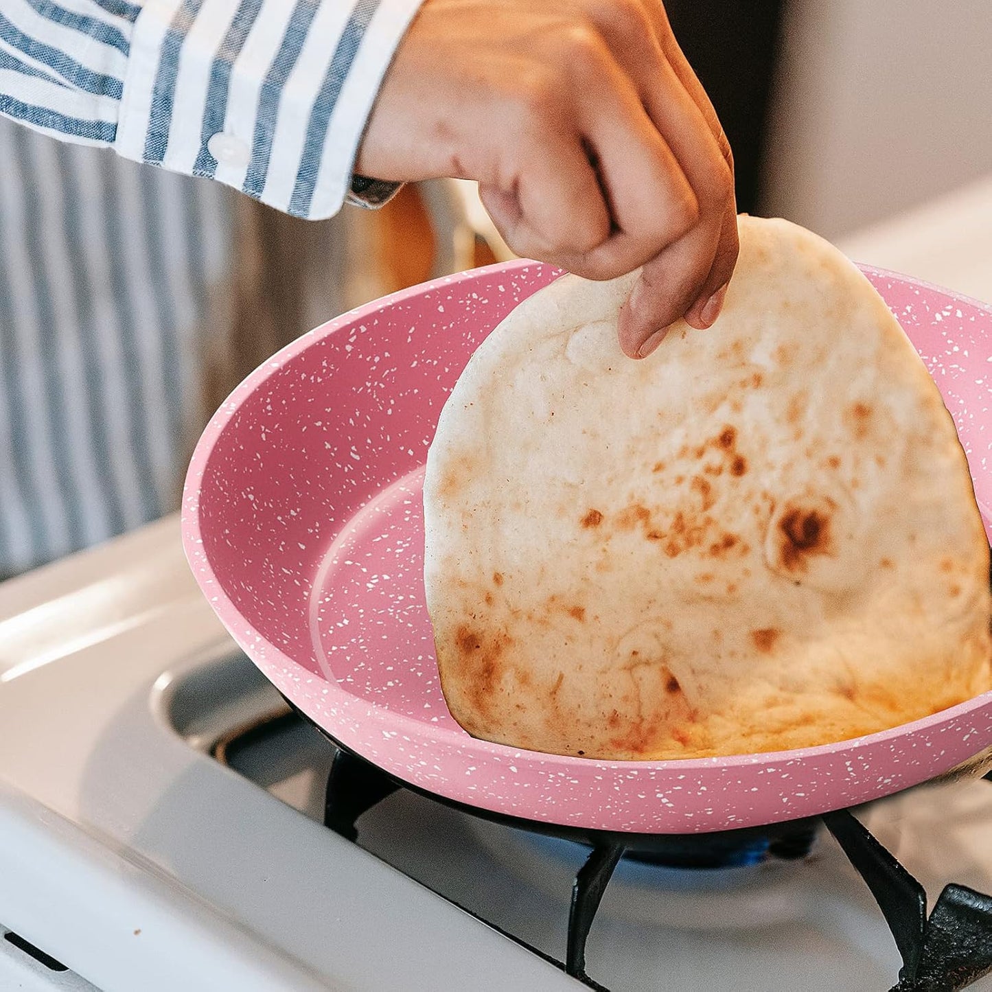 Frying Pan Nonstick, 9.5 Inch Pink Egg Pan, Non Stick Fry Pan 100% PTFE PFOA-Free Omelet Skillet Pan, Toxin-Free Skillets Stone Cookware, Anti-Warp Base with All Stove Tops, Induction Compatible