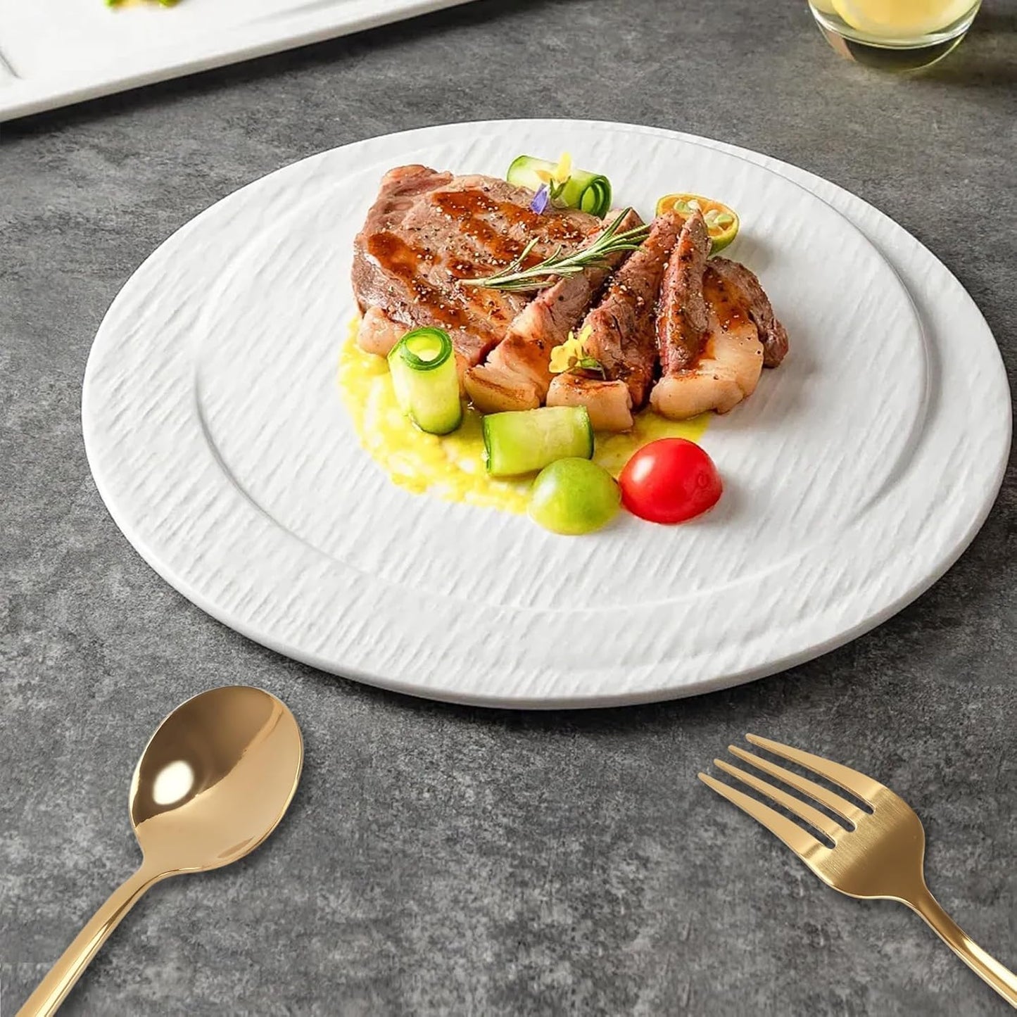 24-Piece Golden Flatware Set, Gold Silverware Set for 6, 18/0 Stainless Steel Knife Fork Spoon Teaspoon Silverware Set (Golden)