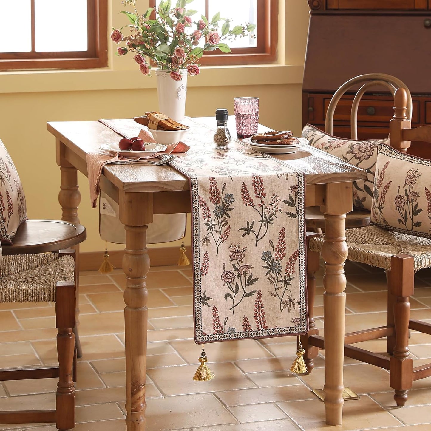 ISAENNE Designer Light Beige Linen Table Runner 71 Inches Long,Vintage Floral Wrinkle Resistant Decor Table Runners for Dining Tables,Christmas,Thanksgiving,Kitchen Tables,12"*71"-Helena A