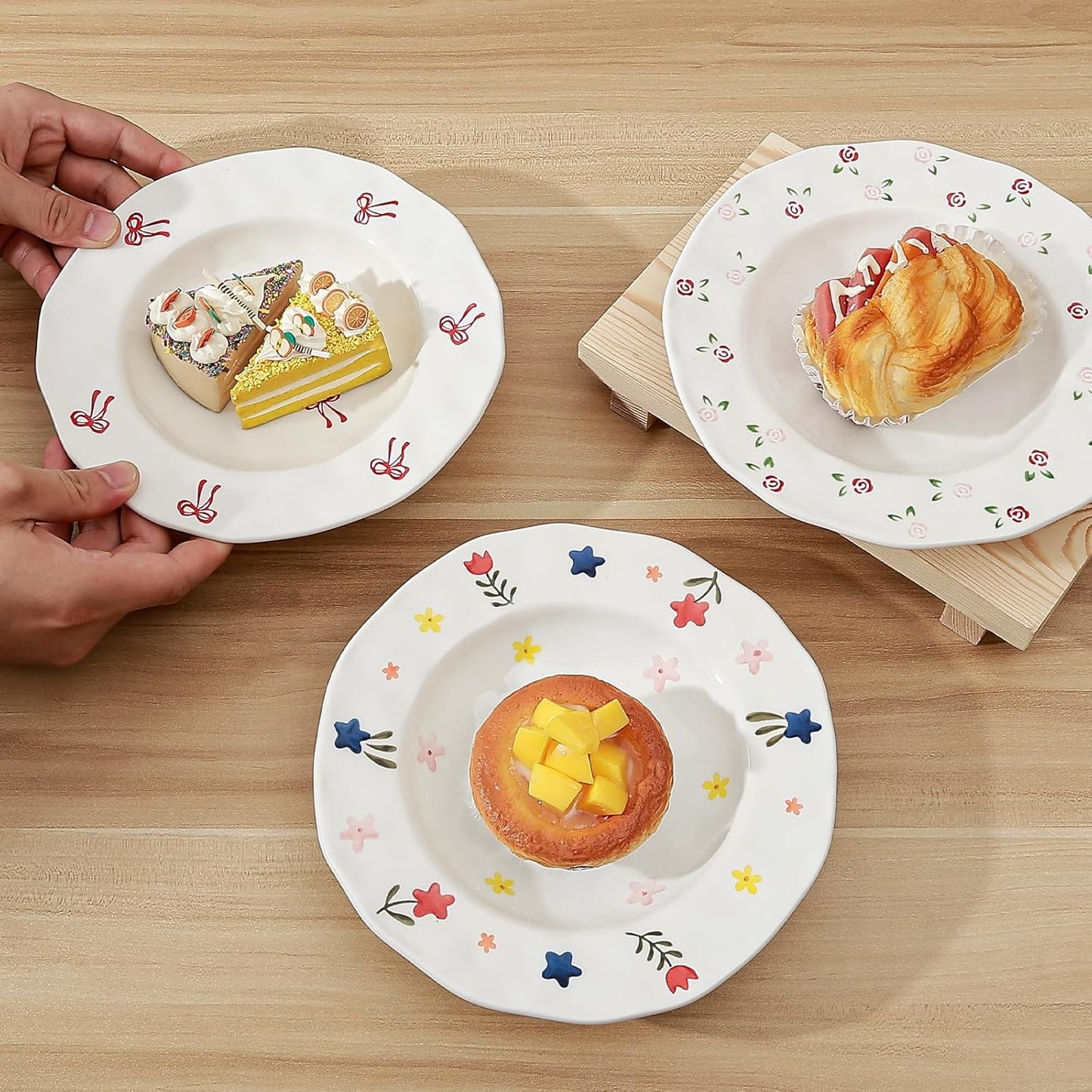 Koythin Ceramic Straw Hat Ramen Bowl Set, Pasta Bowls, Salad Serving Bowl for Noodle, Dinner, Salad, Microwave Dishwasher Safe (Red Rose Small Fragmented Flowers)