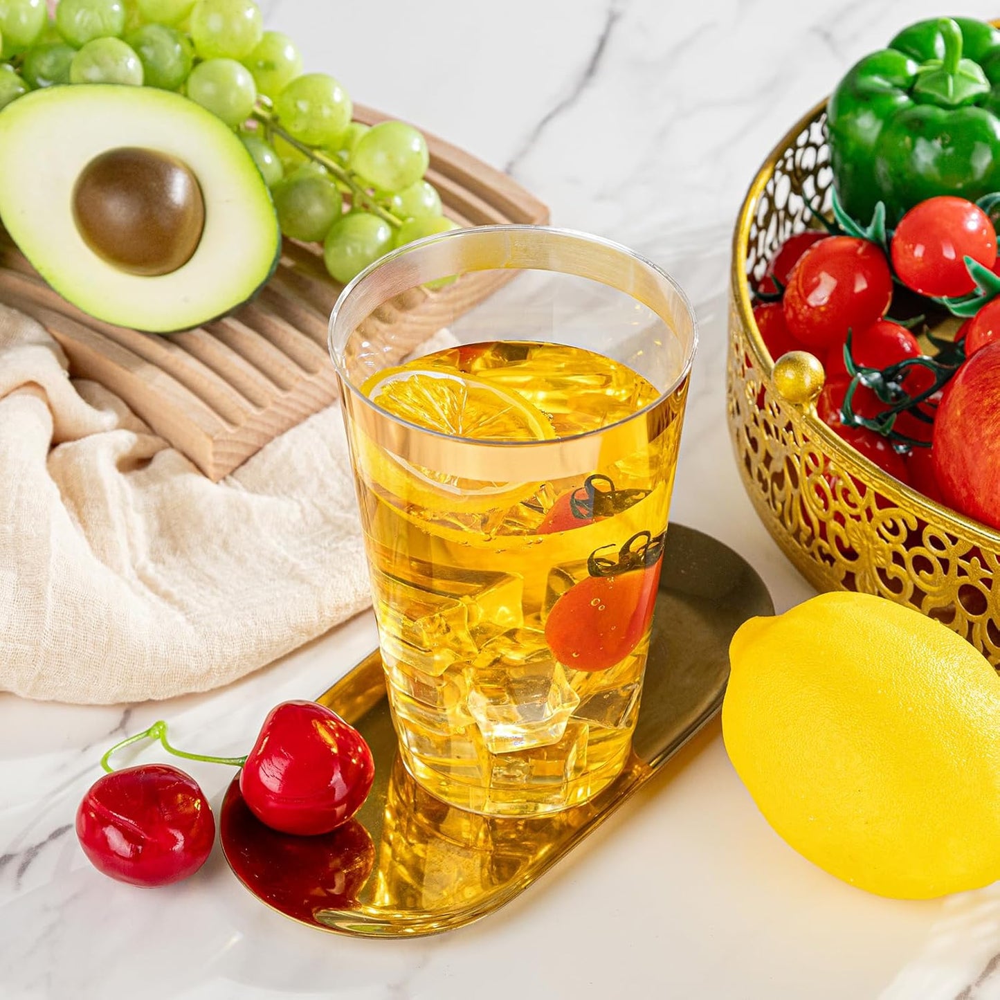 I00000 100 Pack 18 oz Gold Plastic Cups, Elegant Gold Rimmed Plastic Cups, Disposable Cocktail Glasses Wine Glasses, 18 oz Premium Tumblers Perfect for Birthday, Party & Wedding