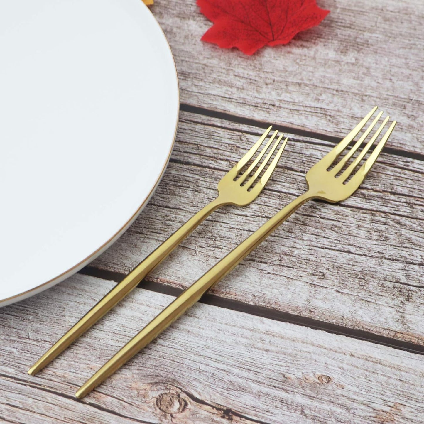 JASHII 20 Pieces Flatware Set, 18/10 Stainless Steel Utensils, Service for 4, Heavy Duty Silverware Gift, Dishwasher Safe, Mirror Polished Dinner Knife, Fork, Spoon for Restaurant (Gold)