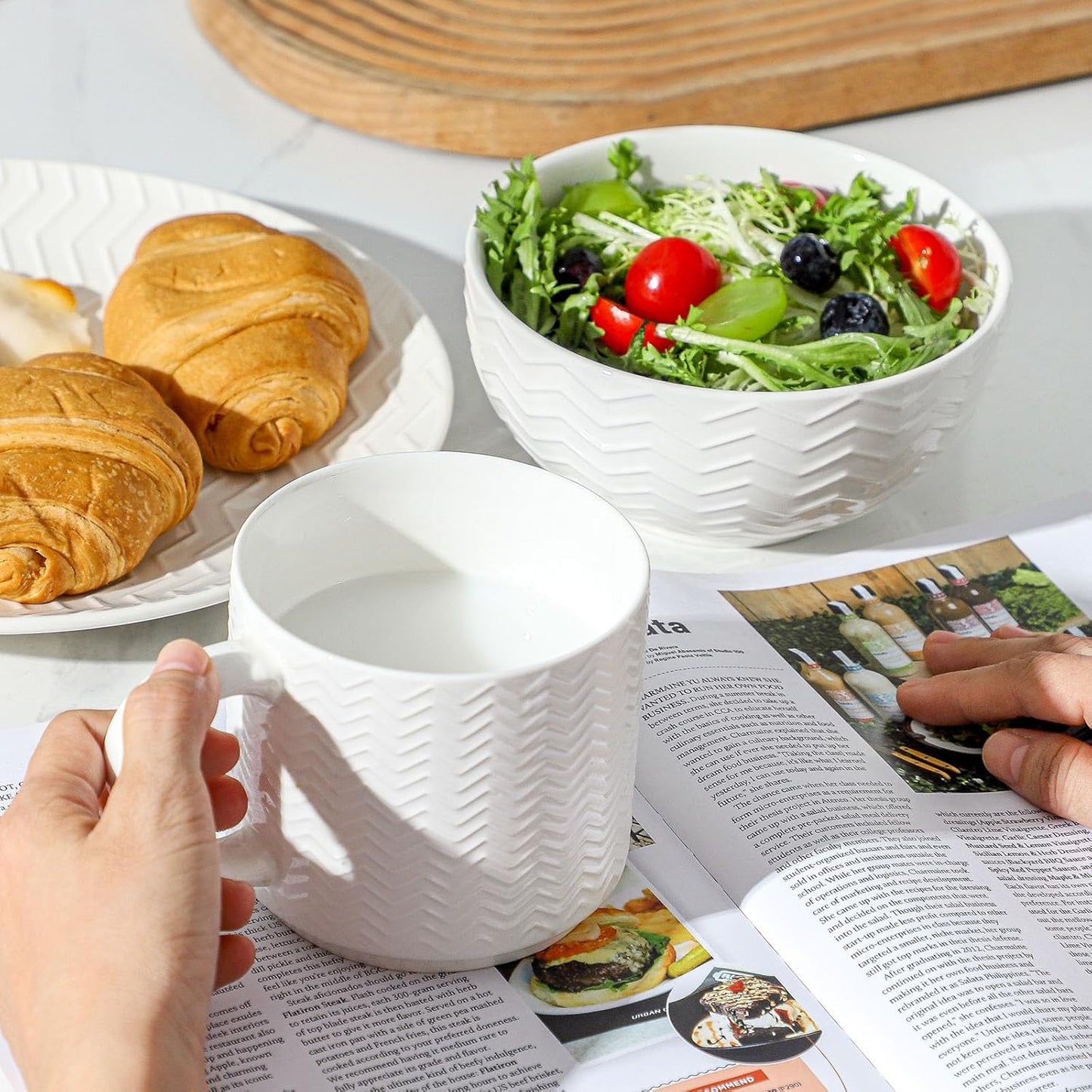 Hasense Soup Bowls 20 OZ, Ceramic Bowls Set of 4 for Kitchen, Stoneware Porcelain Cereal Bowls for Soup, Cereal, Oatmeal, Fruit, Salad, Noodle and Rice, Microwave Dishwasher Safe, White