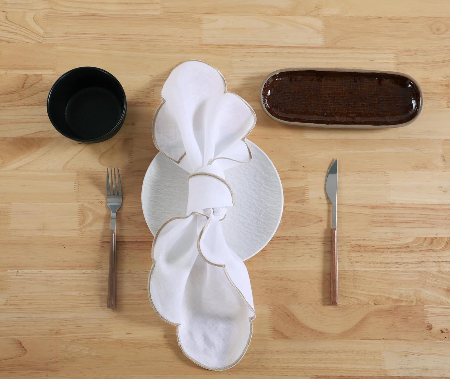 100% French Flax Linen Cloth Napkins Scalloped Embroidery 20’’x20’’ for Dinners, Parties, Weddings, Decorative Halloween, Spring, Easter, Set of 4 Pcs,White(Edges-Gold)