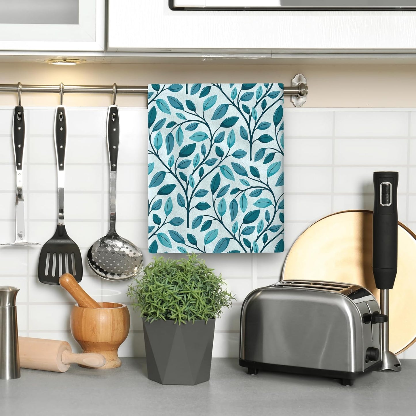 Green Leaves Kitchen Towels Decorative Set 2, Cute Botanic Hand Towels Tea Towels, Soft Absorbent Dish Towels for Kitchen Baking Farmhouse Bathroom Spring Summer Kitchen Decor