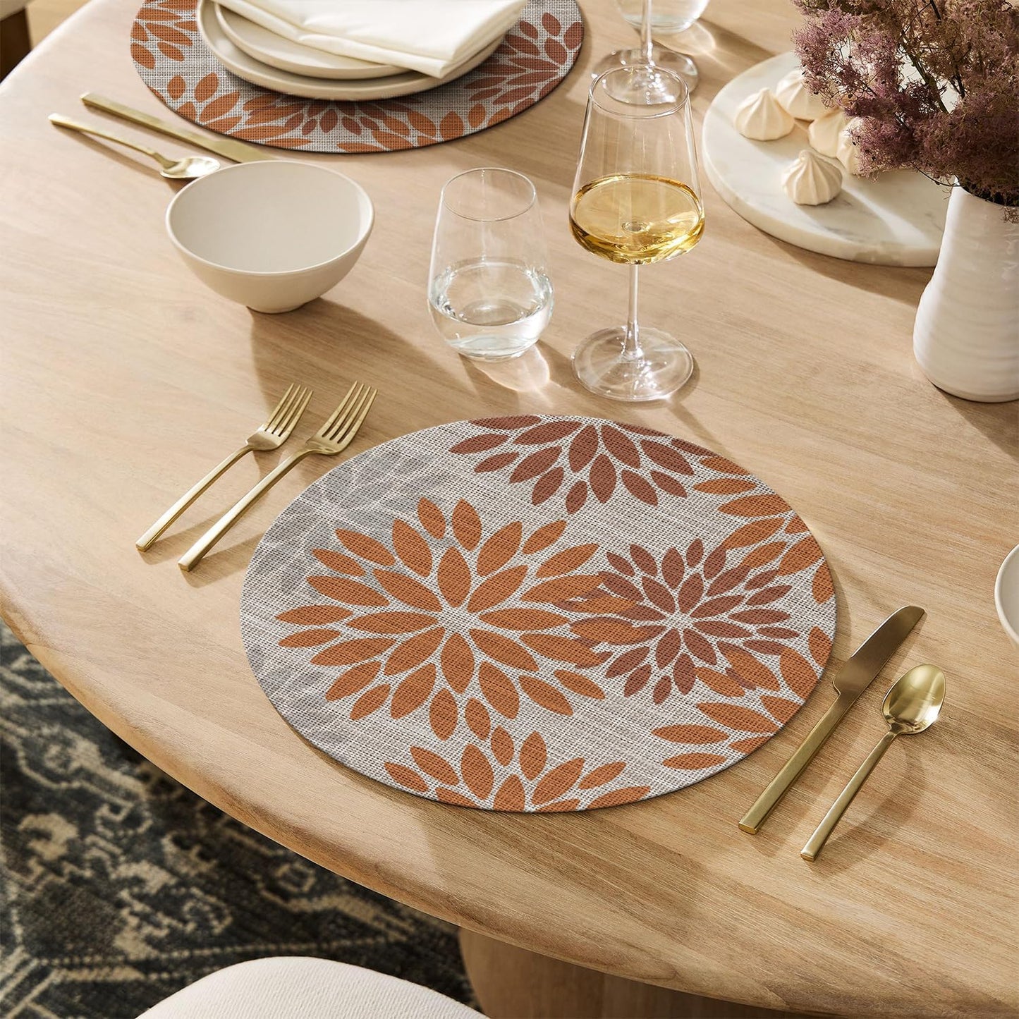 Artoid Mode Orange Dahlia Plastic Round Placemats Set of 4, 14 Inch Seasonal Wipeable Woven Vinyl Table Mats for Farmhouse Party Kitchen Dining Decor