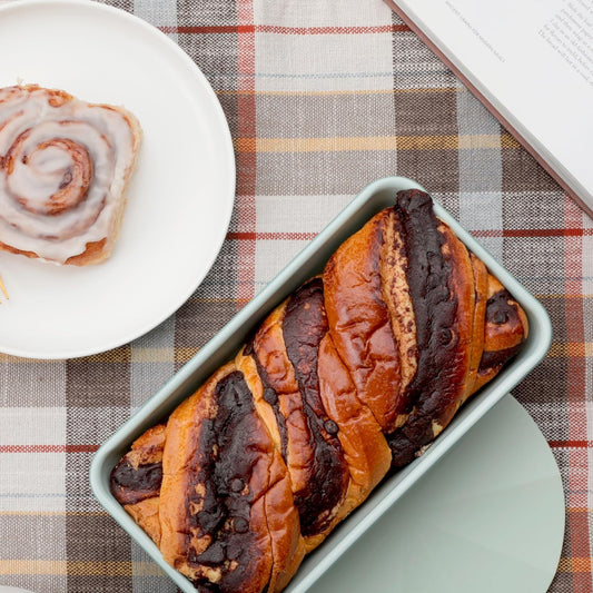 Larder & Vine 8-Piece Bakeware Set | Non-Stick Baking Set with Ceramic Finish | PFAS, PFOA, PTFE, and BPA Free Baking Essentials | Baking Sheets, Muffin Tins and Assorted Baking Pans | Sage