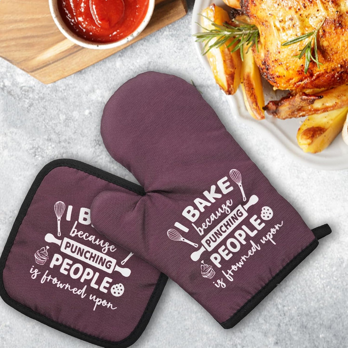 Funny Oven Mitts and Pot Holders（Set of 2） I Bake Because Punching People is Frowned Upon Silicone Non-Slip Oven Mitts Funny Kitchen Decor Gifts for Chef Cook Lover Family Friend Hostess