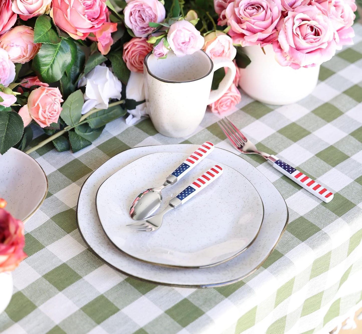 ANNOVA Silverware Set Stainless Steel Colorful Tableware Kitchen Flatware Set Utensils, Includes Dinner Knives, Forks, Spoons, Salad Forks & Dessert Spoons (US Flag, 20 Pieces)