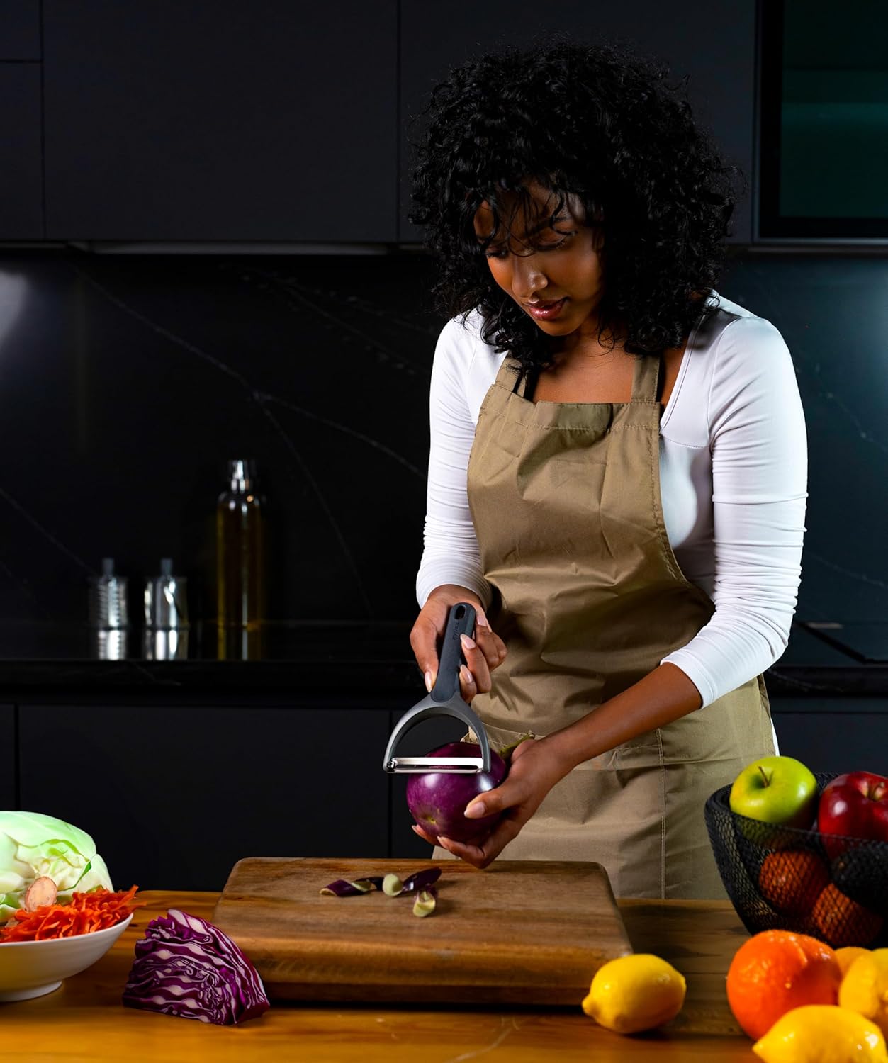 Zyliss Wide Peeler – Extra-Wide Stainless Steel Blade for Cabbage, Eggplant & Large Produce – Ergonomic Wheatstraw Handle – Safety Blade Cover – Dishwasher Safe – 5-Year Guarantee