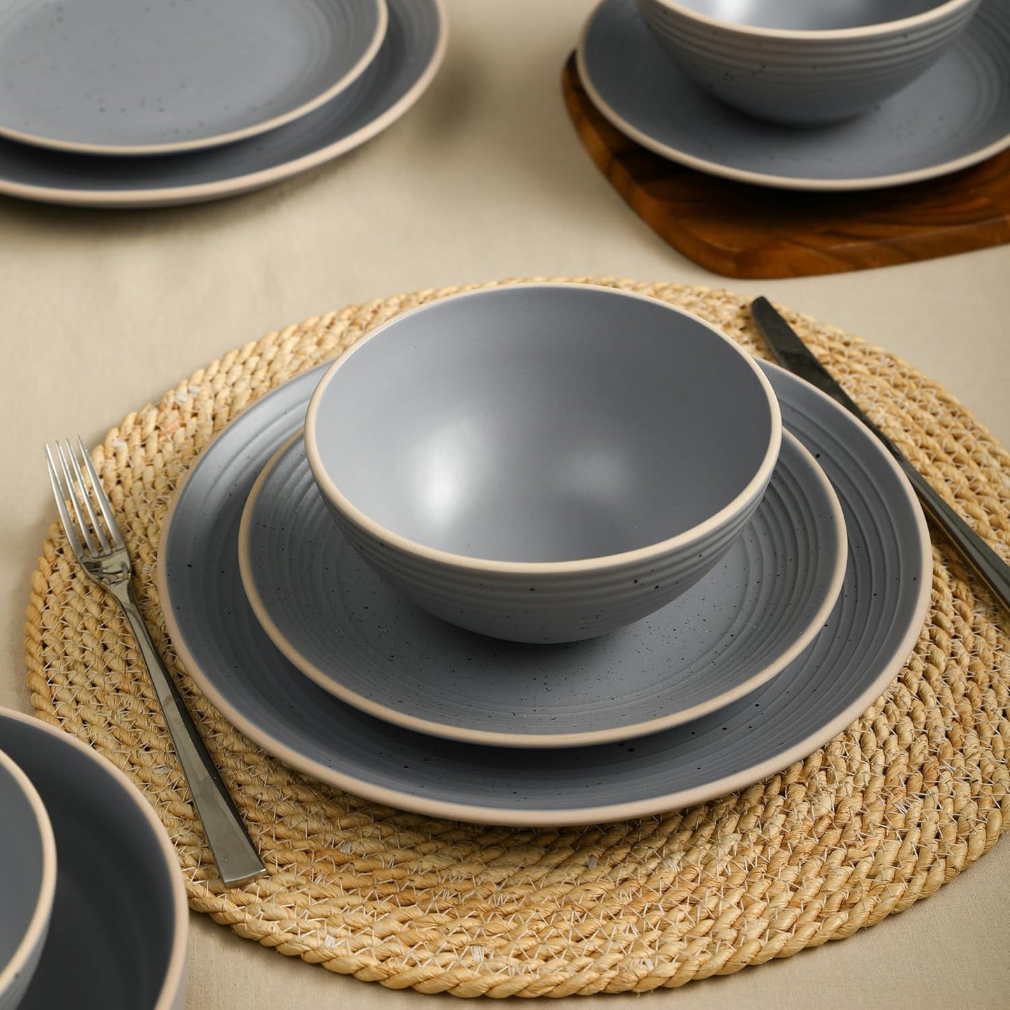 Stone Lain Lauren Modern Stoneware 32-piece Round Dinnerware Set, Plates and Bowls Set, Dish set for 8, Light Gray
