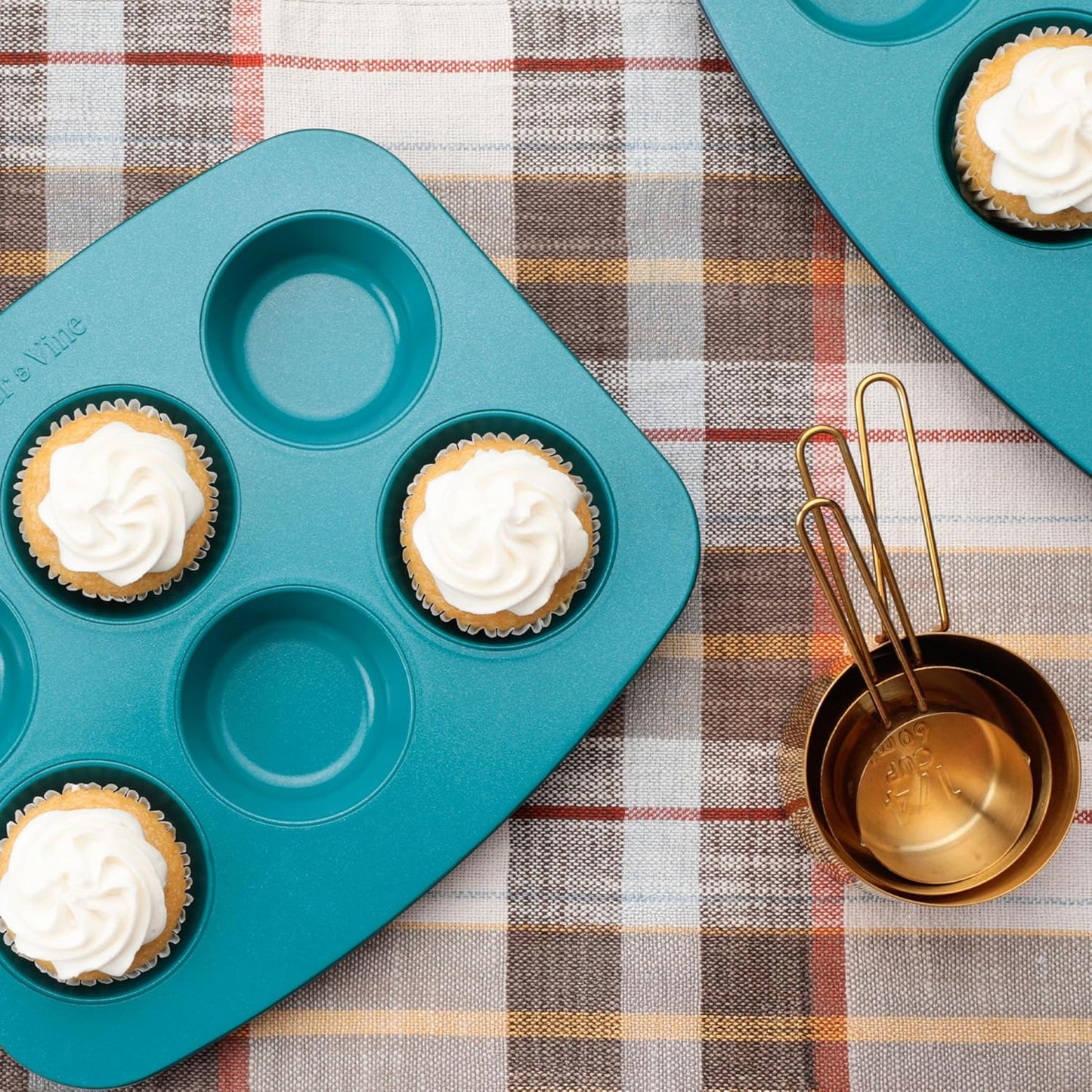 Larder & Vine 8-Piece Bakeware Set | Non-Stick Baking Set with Ceramic Finish | PFAS, PFOA, PTFE, and BPA Free Baking Essentials | Baking Sheets, Muffin Tins and Assorted Baking Pans | Bondi