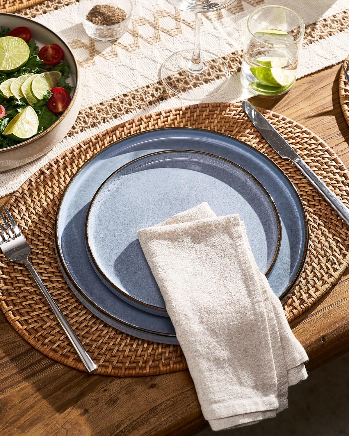 Famiware Annecy Plates and Bowls Sets, 12 Pieces Dinnerware Sets, Microwave and Dishwasher Safe Dishes Set for 4, Chip and Scratch Resistant, Reactive Blue