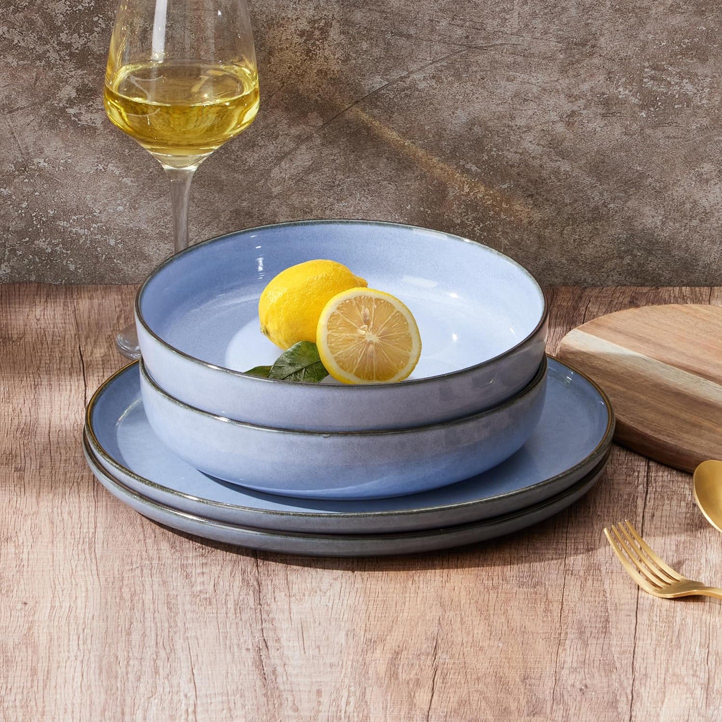 E-far Pasta Bowls Set of 4, 35oz Large Salad Bowls for Serving, Wide and Shallow Ceramic Plates for Kitchen, Double Reactive Glaze, Microwave and Dishwasher Safe, Ocean Blue