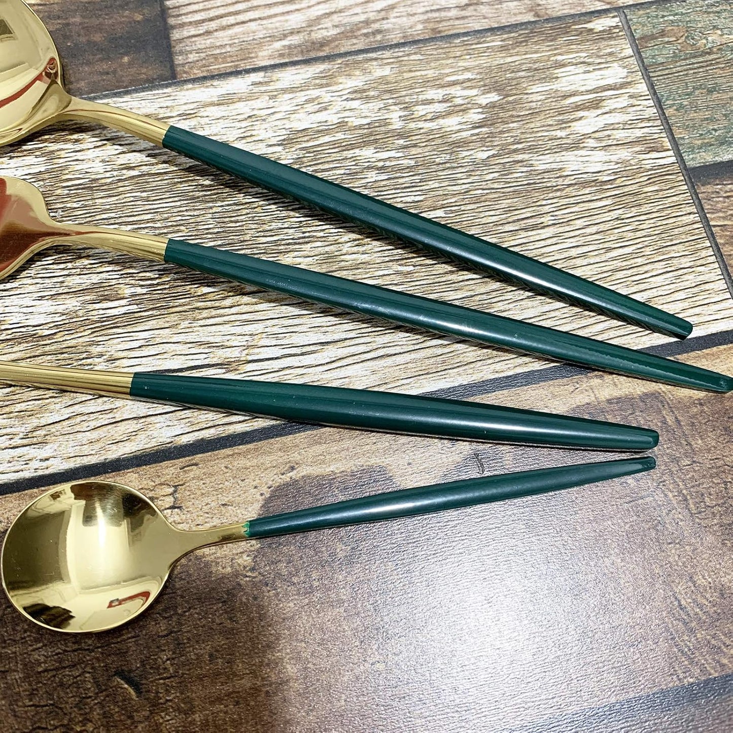 Gugrida 24 pieces Silverware Set - 18/10 Stainless Steel Reusable Utensils Flatware Set, Mirror Cutlery Green Gold Flatware Set, Great for Family Gatherings & Daily Use (Service For 6)