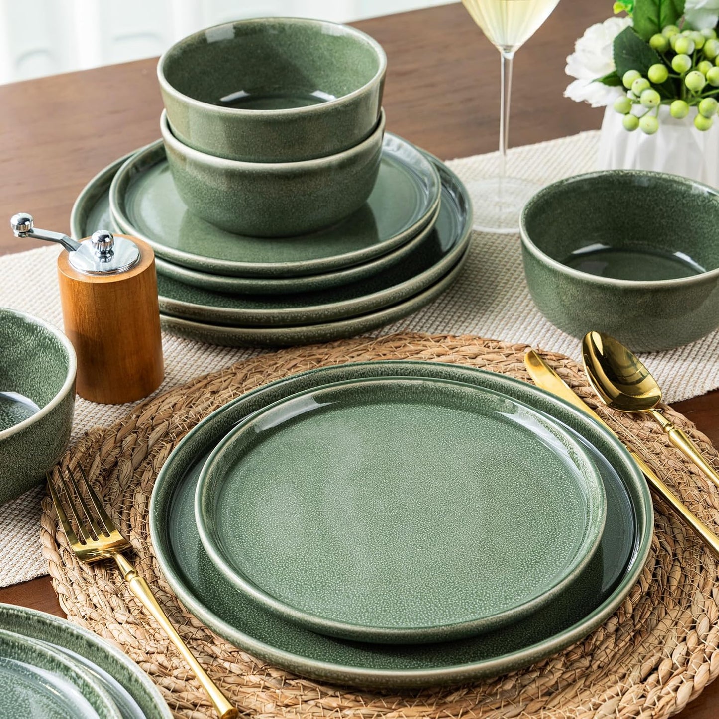 AmorArc Stoneware Dinnerware Sets,Round Reactive Glaze Ceramic Plates and Bowls Set,Highly Scratch Resistant | Dishwasher & Microwave Safe Dishes,Service for 6 (18pc) Jade Green