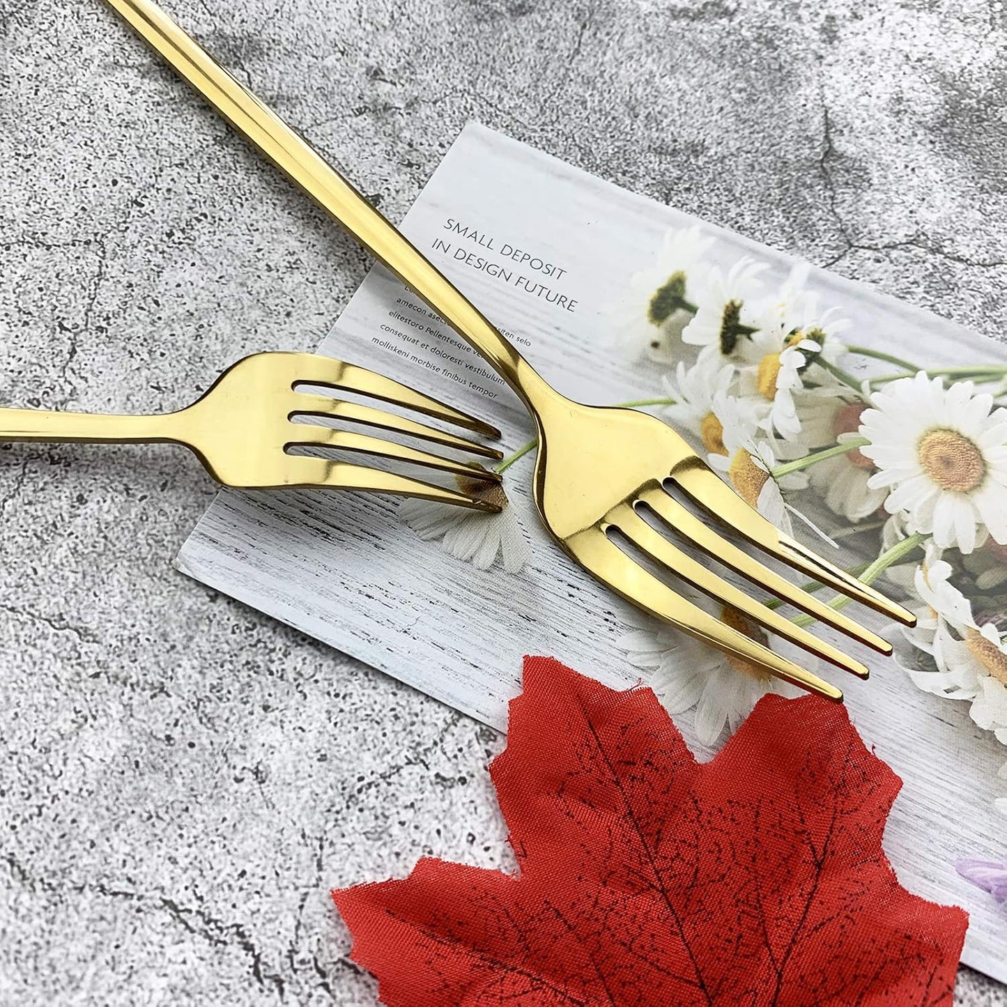 JASHII Silverware Set, Mirror Polished Gold Flatware Cutlery Set Service for 4, Shiny Finish 24 Pieces Stainless Steel Utensils Set Dinner Knife Fork Spoon Dessert Fork Salad Spoon Dishwasher Safe