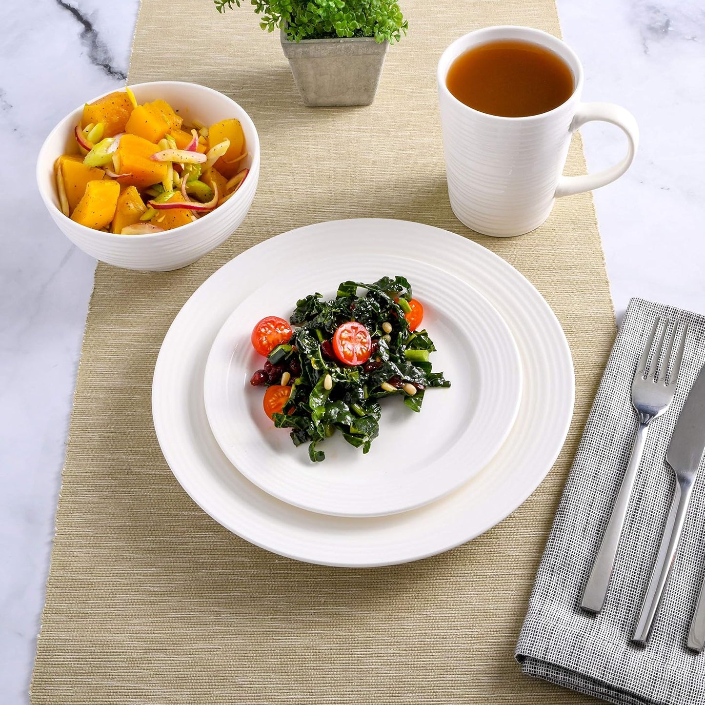 Gibson - 102504.16RM Gibson Home Amelia Court 16 Piece Dinnerware Set, White