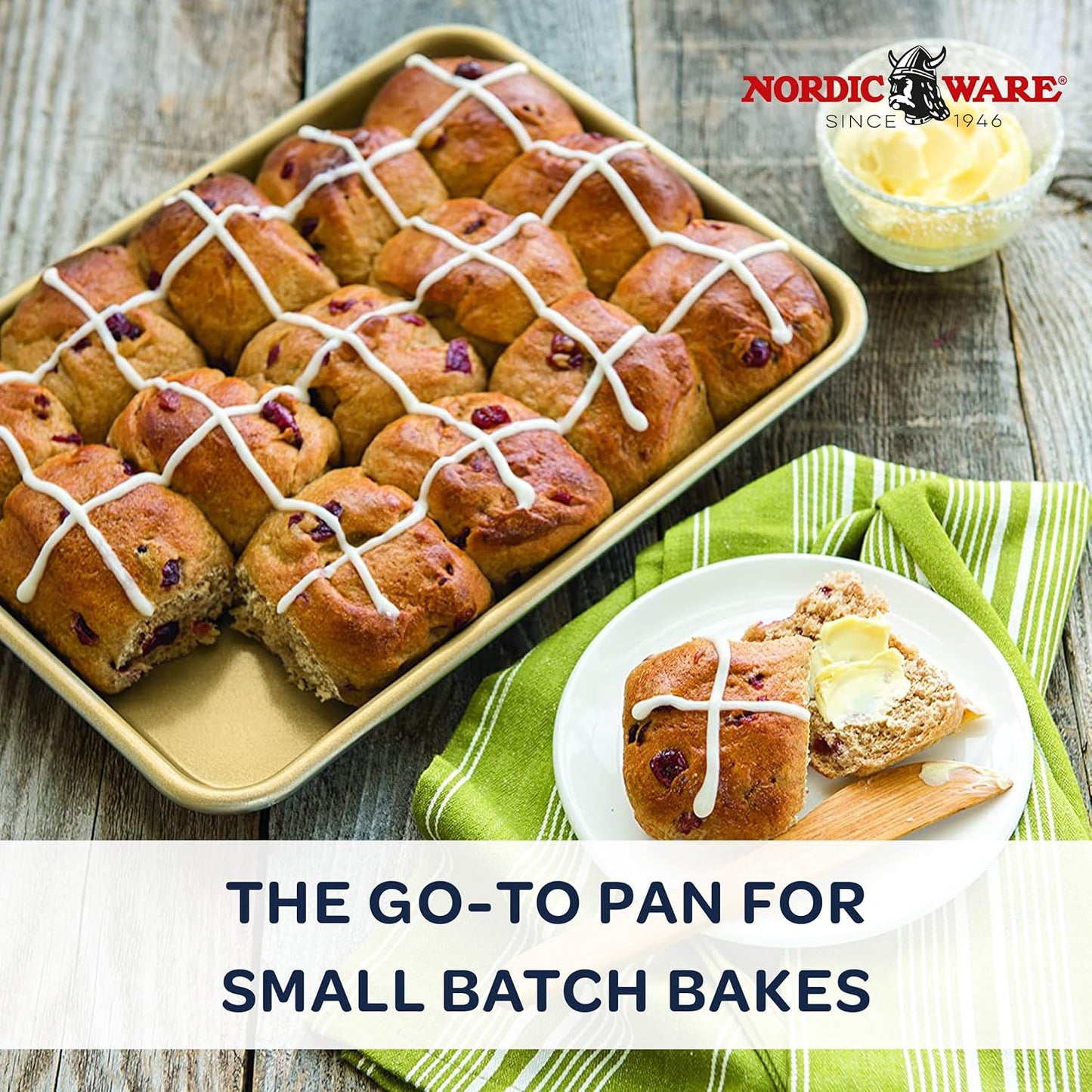 Nordic Ware Naturals Aluminum NonStick Baker's Quarter Sheet Small, Gold