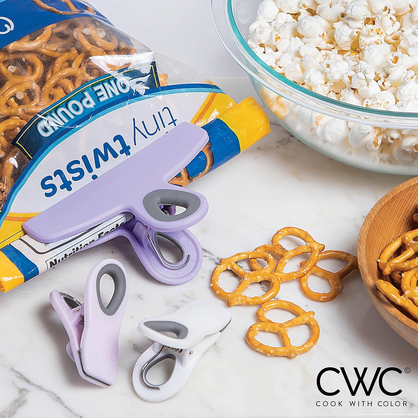 COOK WITH COLOR Bag Clips - Heavy Duty Chip Clip and Refrigerator Magnet Clips for Food Storage with Air Tight Seal Grip, Lavender, Pack of 8