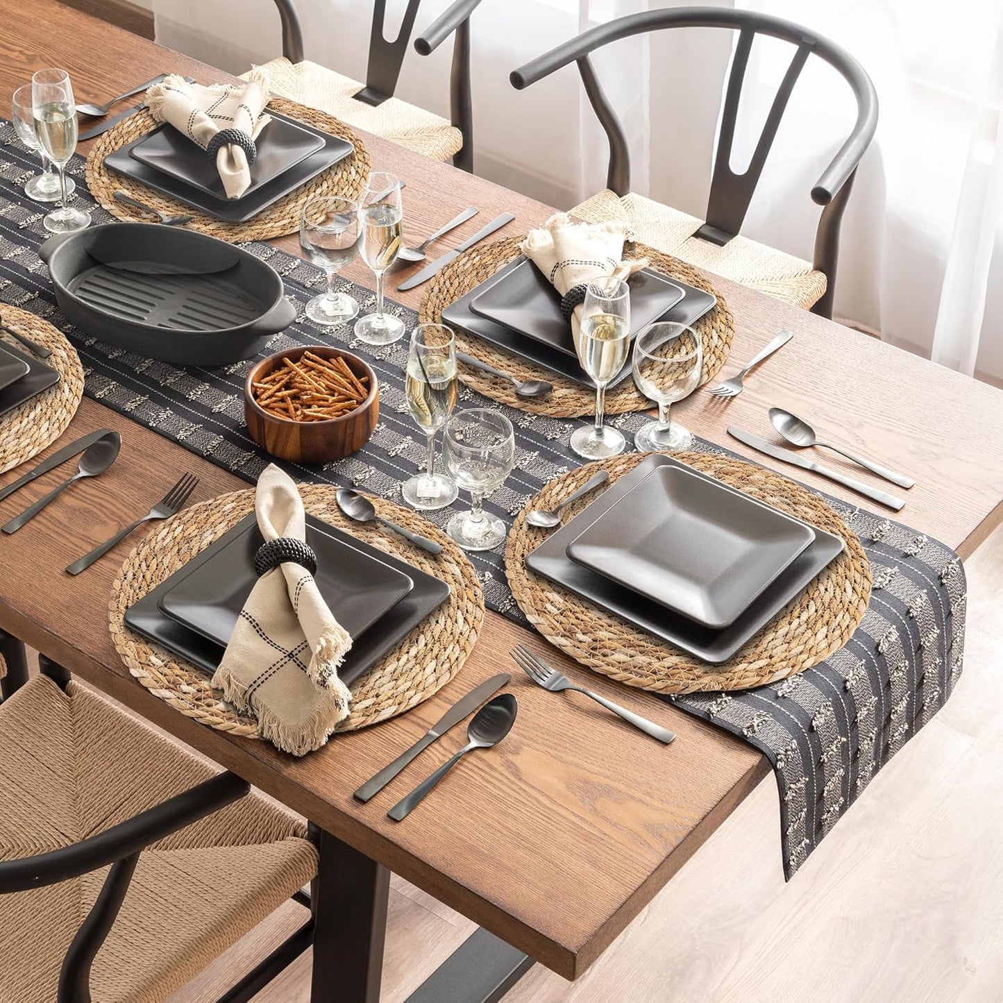 Set of 24 Round Woven Placemats 12 Inches Bulrush Placemats Natural Hand-Woven Boho Rattan Placemats Wicker Table Mats Farmhouse Weave Place Mats for Home Dining Table