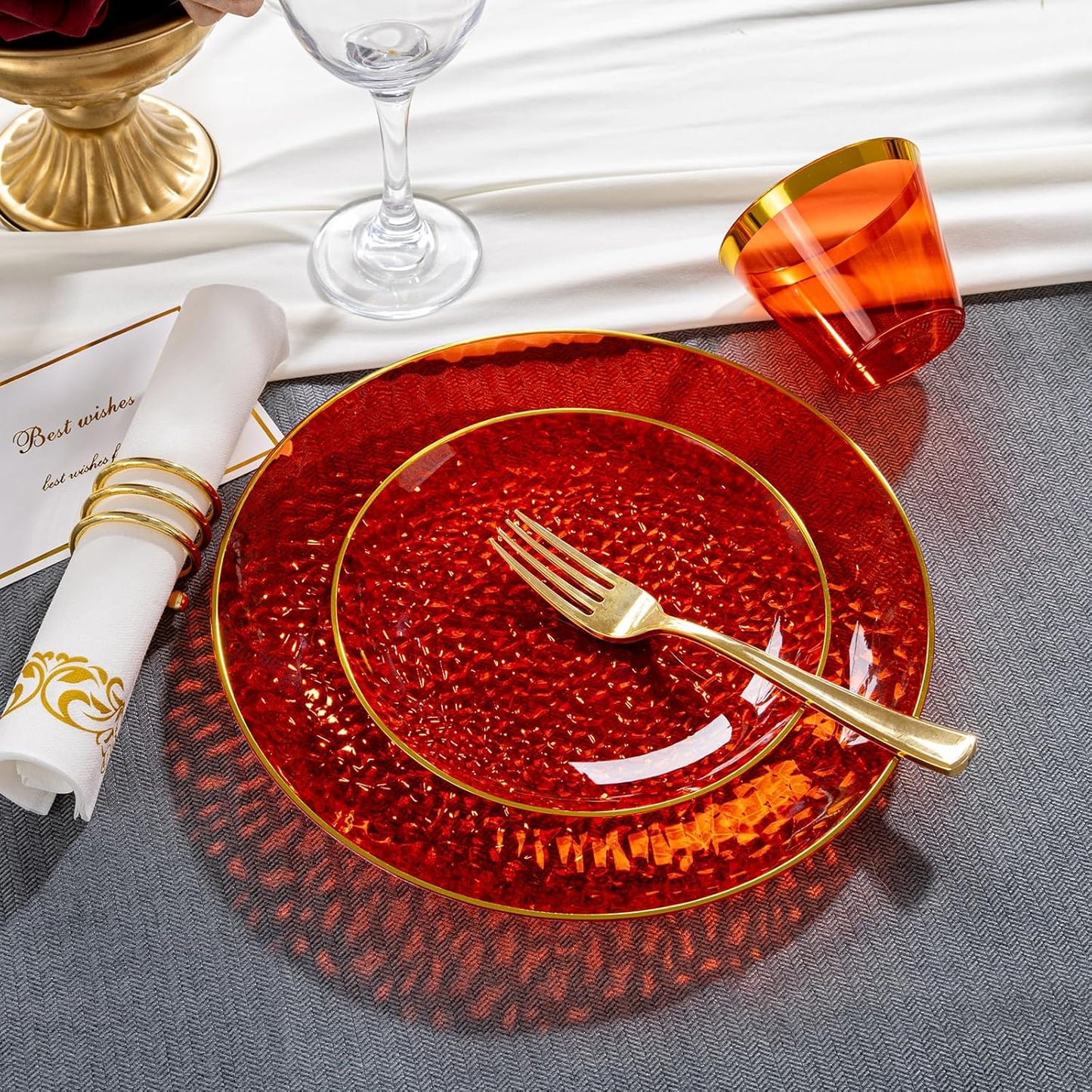 DaYammi 175 Pcs Plastic Dinnerware Set (25 Guests), Clear Red and Gold Plastic Plates, Hammered Party Plates Include Dinner Platos, Dessert Platos, Cups, Gold Cutlery Set And Napkins for Party