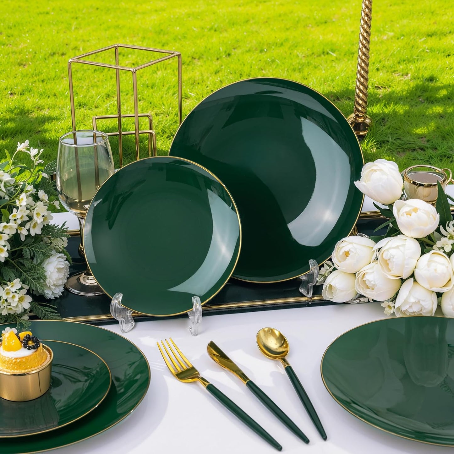 DaYammi 150Pcs Green and Gold Plastic Plates Heavy Duty Gold Rimmed plates Green Plastic Disposable Plates Included 30 Dinner Plate,30 Dessert plate,30 Knives,30 Forks,30 Spoons for Party