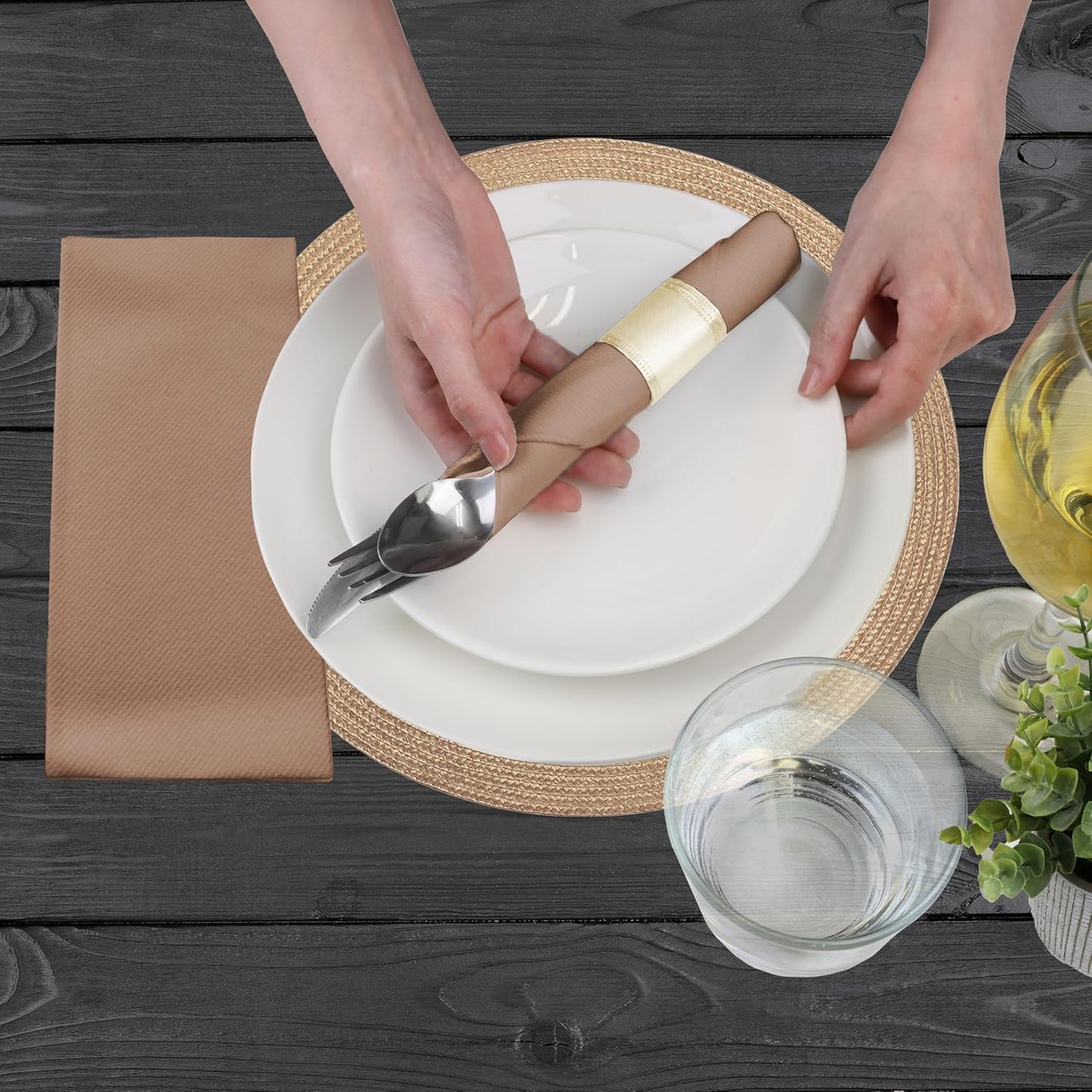 AMERICAN HOMESTEAD Paper Napkins - Light Brown Disposable Linen-Like Dinner Napkins - Restaurant-Quality Table Serviettes for Weddings, Parties, and Events - 15.75" x 15.75" - 50 Count