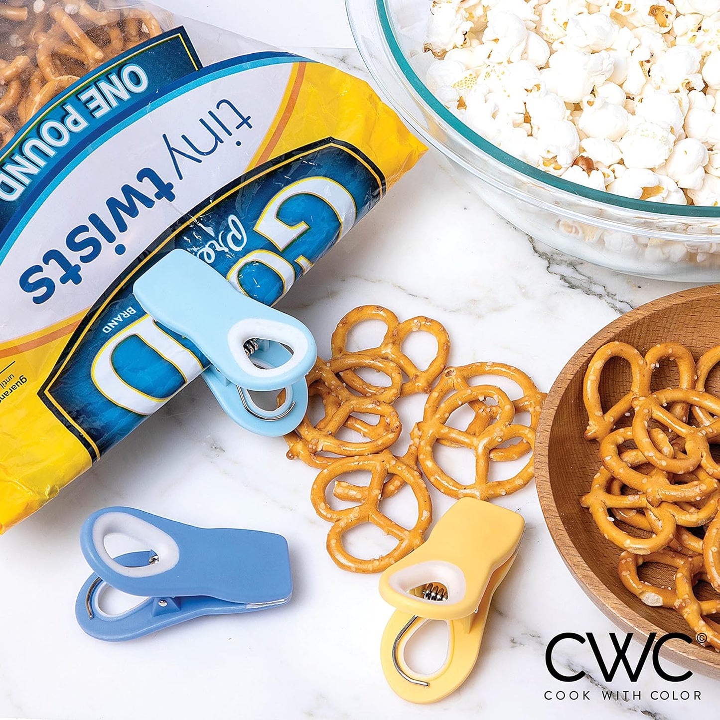 COOK WITH COLOR Bag Clips with Magnet - Chip Clips, Food Storage with Airtight Seal Grip for Bread, Snack and Food Bags (Yellow and Blue, Pack of 20)