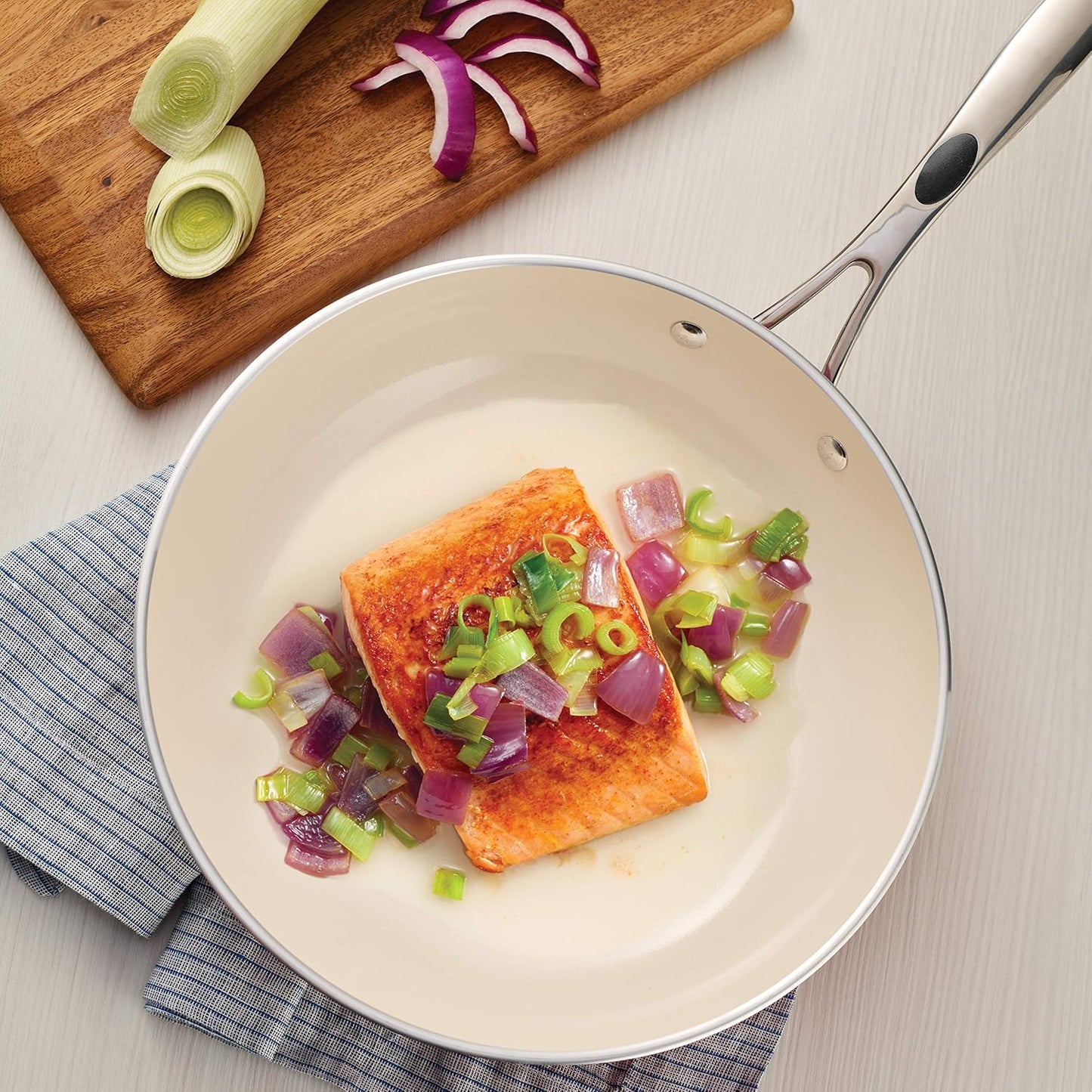 Tramontina Gourmet Ceramica Deluxe Aluminum Frying Pan, Non Stick Skillet with Ceramic Interior, 10-inch, Metallic Black, Made in Italy