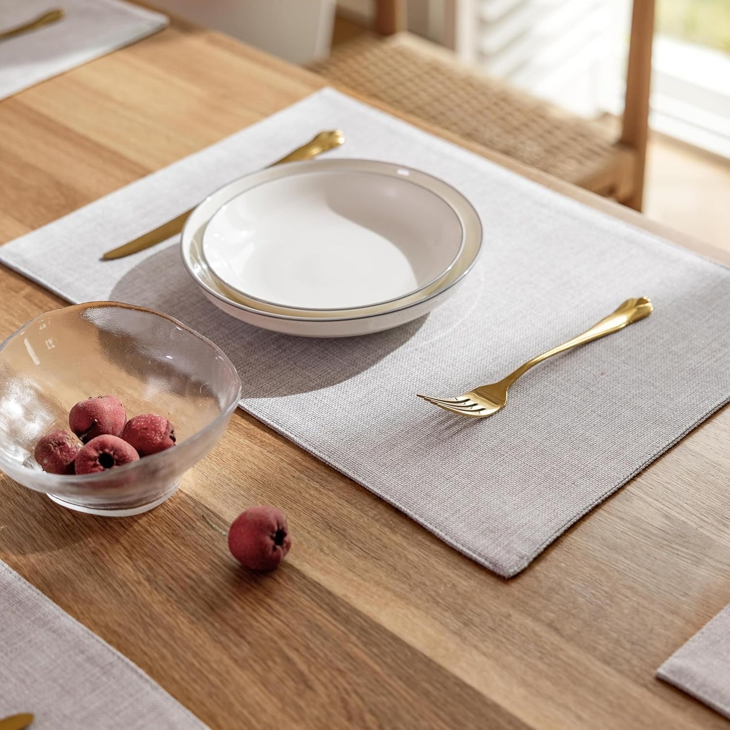 Demetex Placemats Set of 8 Grey Washable Fabric Place Mats Heat Resistant Linen Placemat for Indoor Kitchen Dining Room Tables, 13x19 inch, Light Grey