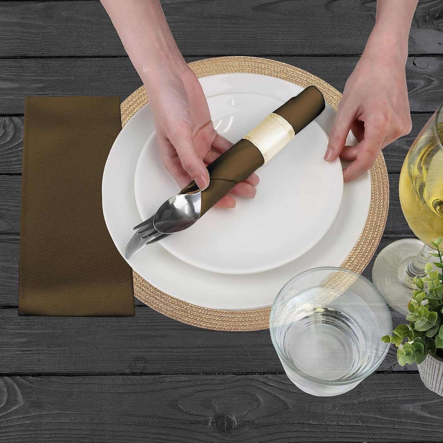 AMERICAN HOMESTEAD Paper Napkins - Brown Disposable Linen-Like Dinner Napkins - Restaurant-Quality Table Serviettes for Weddings, Parties, and Events - 15.75" x 15.75" - 50 Count