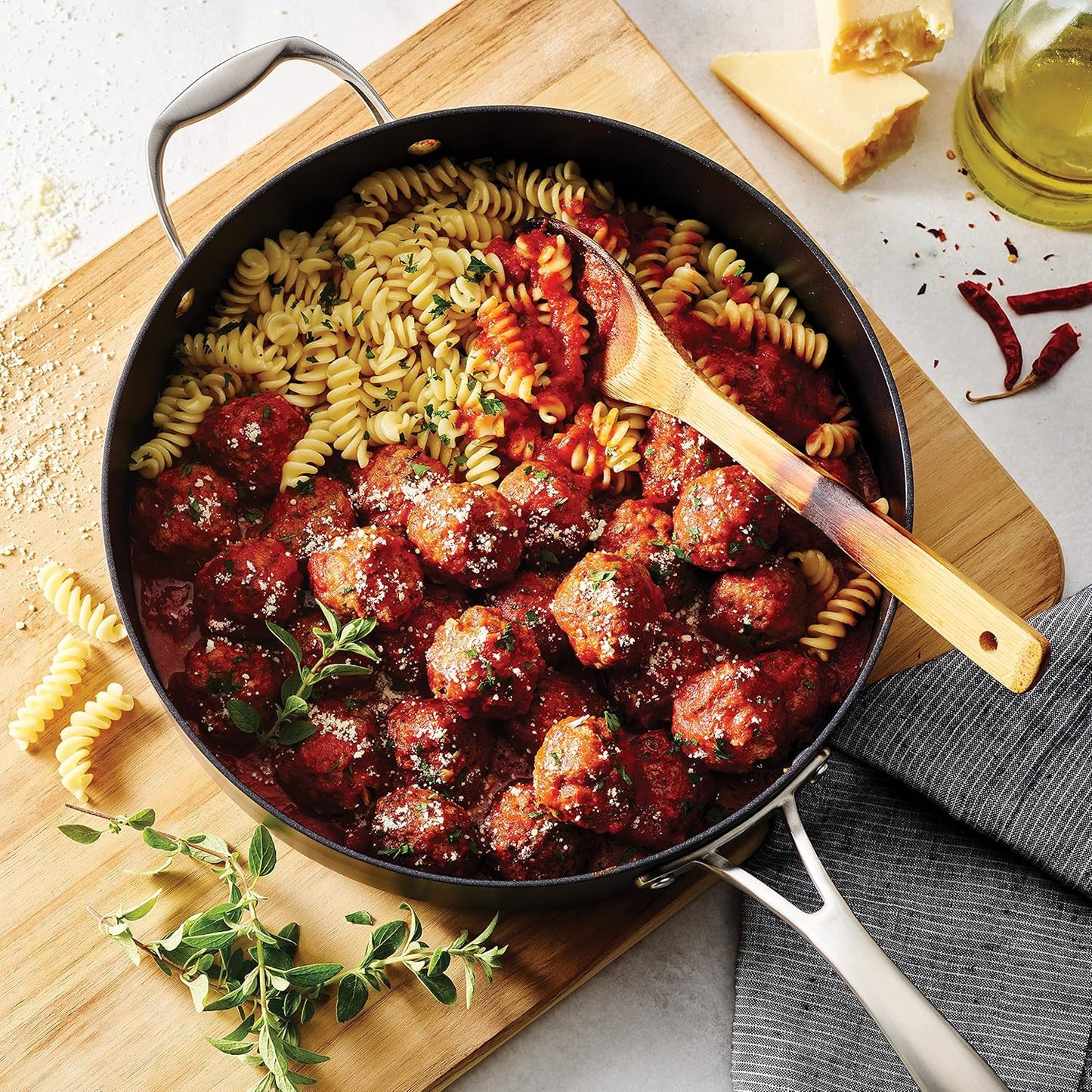 Tramontina OnyxPro Hard Anodized Non Stick 5.5-Quart Saute Pan with Glass Lid, Cooking Pan with Reinforced Nonstick Coating, Oven Safe