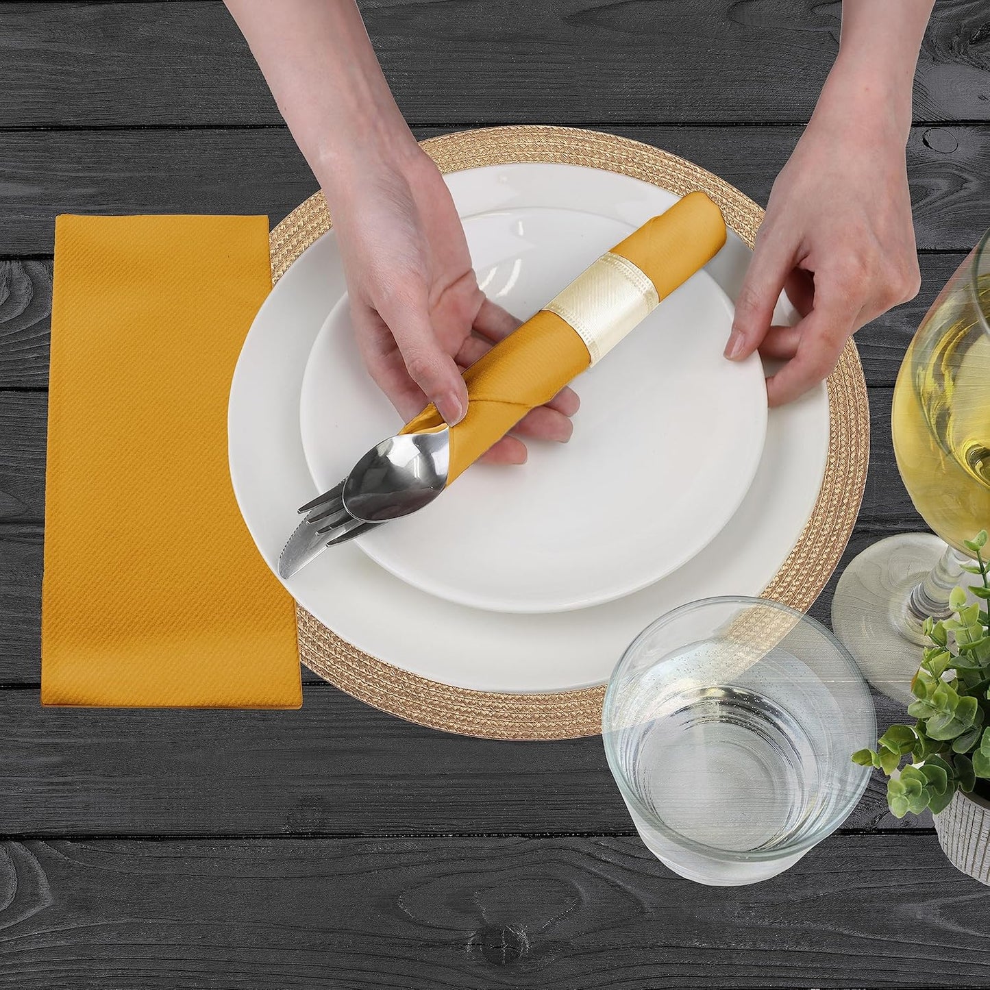 AMERICAN HOMESTEAD Paper Napkins - Gold Disposable Linen-Like Dinner Napkins - Restaurant-Quality Table Serviettes for Weddings, Parties, and Events - 15.75" x 15.75" - 50 Count