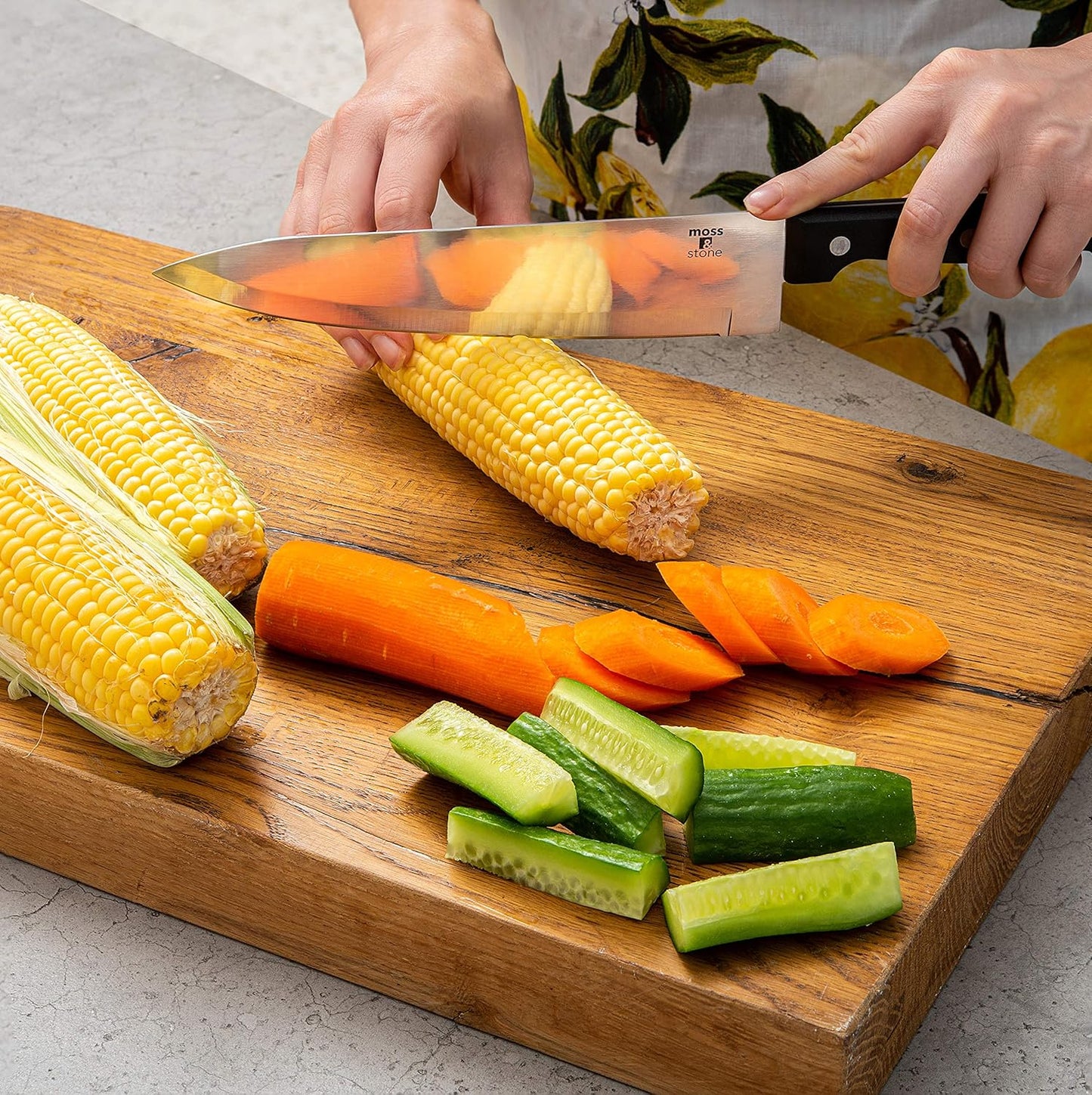 Moss & Stone 7-Piece Kitchen Knife Set with Block – Stainless Steel Serrated Kitchen Knives, High Carbon Blades, Small Cutlery Set for Home Cooking, Compact Countertop Small Knife Set Wood Block